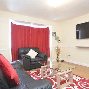  Casa de Férias Four Bedroom Townhouse 12 Minutes Walk To Excel Exhibition Centre Reino Unido